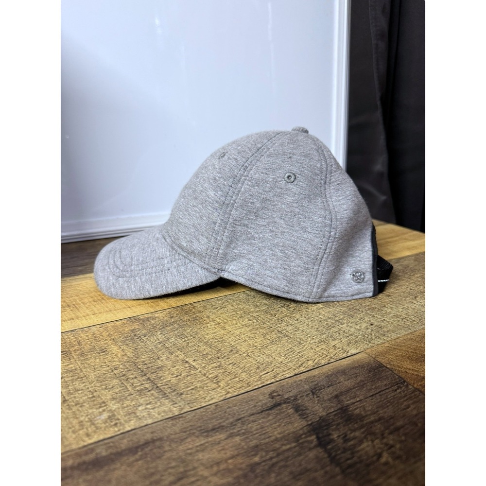 Lululemon Hat Cap Strap‎ Back Gray One Size Running Performance Golf Workout